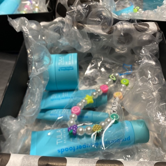 Tula Level 2 firming & smoothing discovery kits with bracelets (3 SETS) - Picture 2 of 5